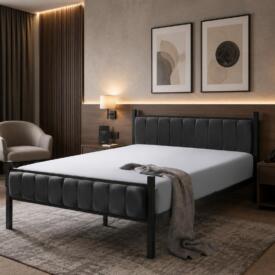 Pat metalic tapițat, cu structură rezistentă și design elegant, potrivit pentru amenajarea unui dormitor modern, confortabil și elegant. Mobila Mega – Paturi